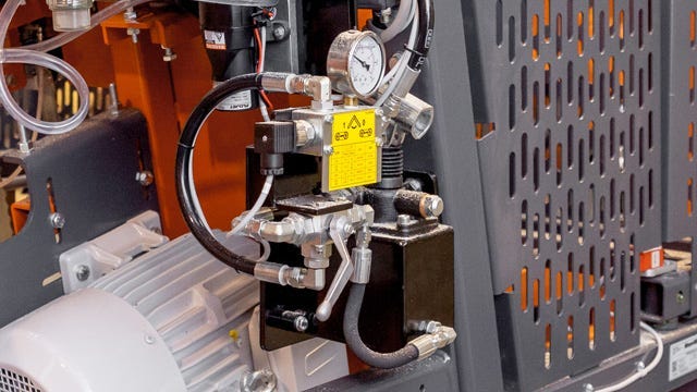 Hydraulic Blade Tension